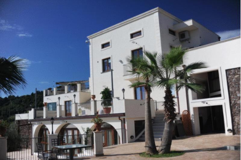 Tenuta Santatecla *