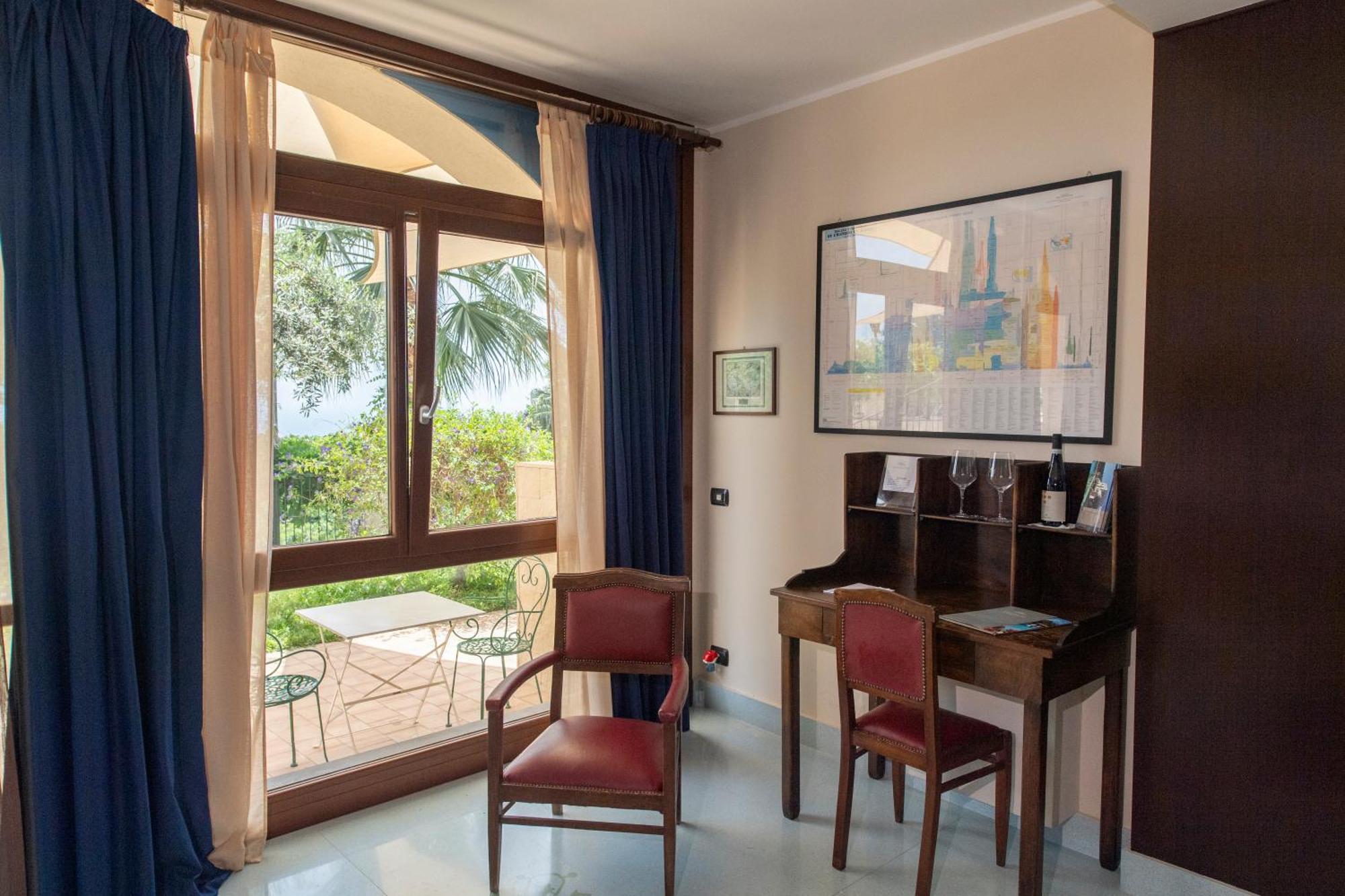 Tenuta Santatecla Country house *