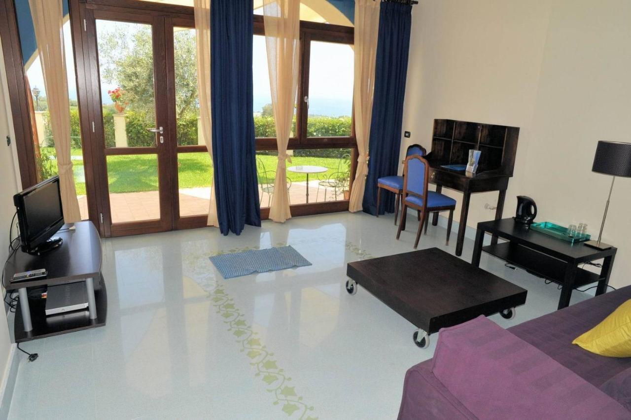 Tenuta Santatecla *